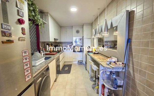Resale - Apartment - Manilva - La Duquesa