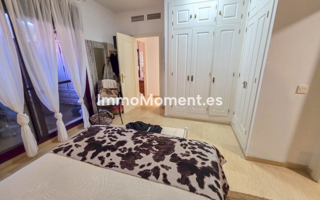 Resale - Apartment - Manilva - La Duquesa