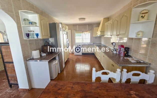 Bestaande woning - Villa - Estepona  - Estepona Centro