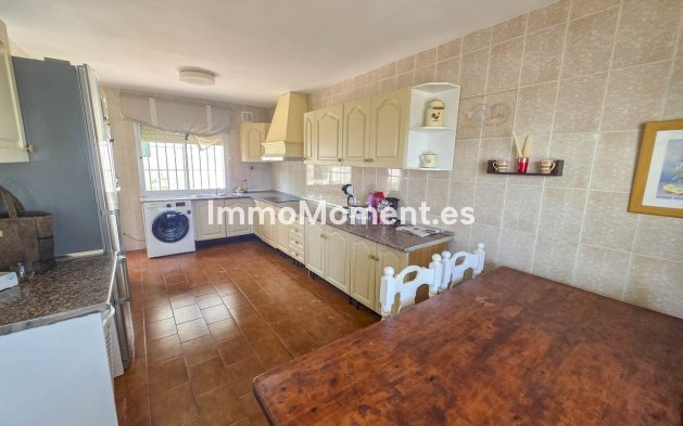 Bestaande woning - Villa - Estepona  - Estepona Centro