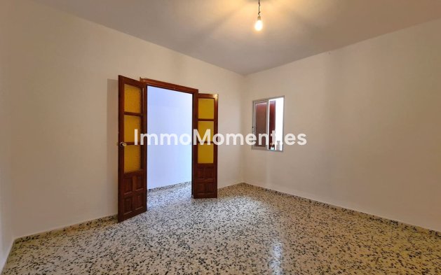 Bestaande woning - Villa - Estepona  - Estepona Centro