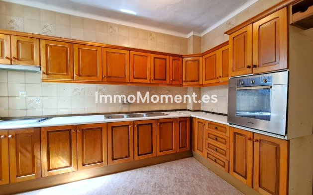 Bestaande woning - Villa - Estepona  - Estepona Centro