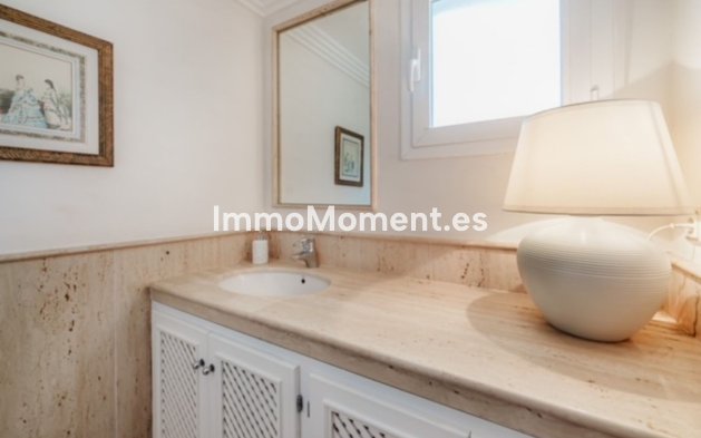 Bestaande woning - Geschakelde woning - Estepona  - Estepona Centro