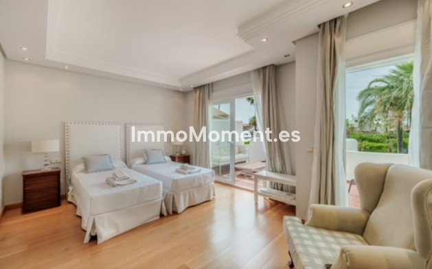 Bestaande woning - Geschakelde woning - Estepona  - Estepona Centro