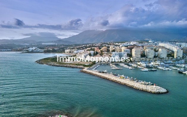 Resale - Townhouse - Estepona - Estepona Centro