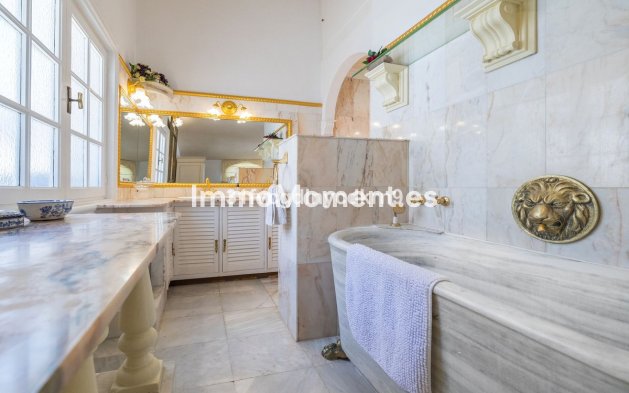 Wiederverkauf - Villa - Estepona  - Estepona Centro