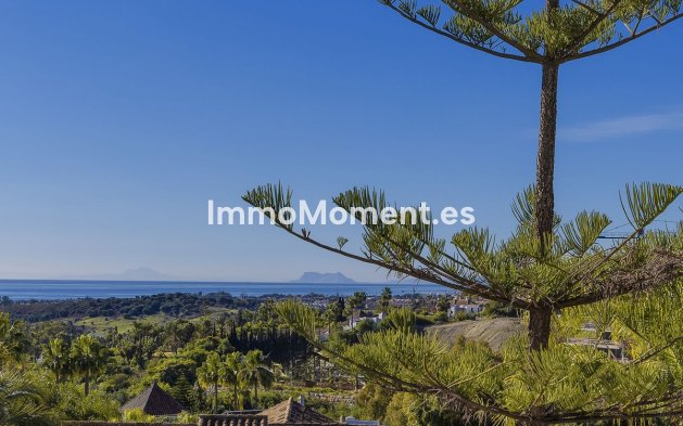 Resale - Villa - El Paraiso - New Golden Mile