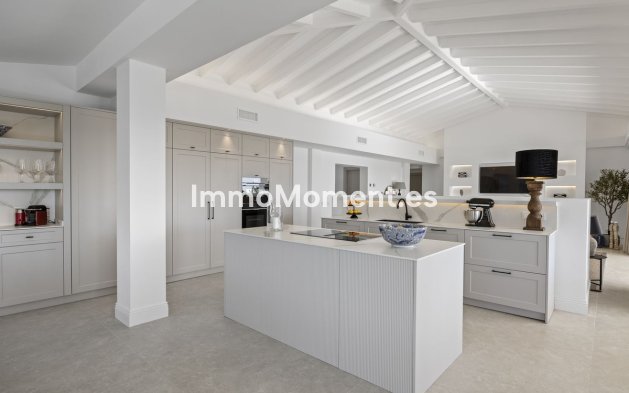 Resale - Villa - El Paraiso - New Golden Mile