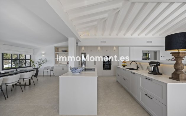 Resale - Villa - El Paraiso - New Golden Mile