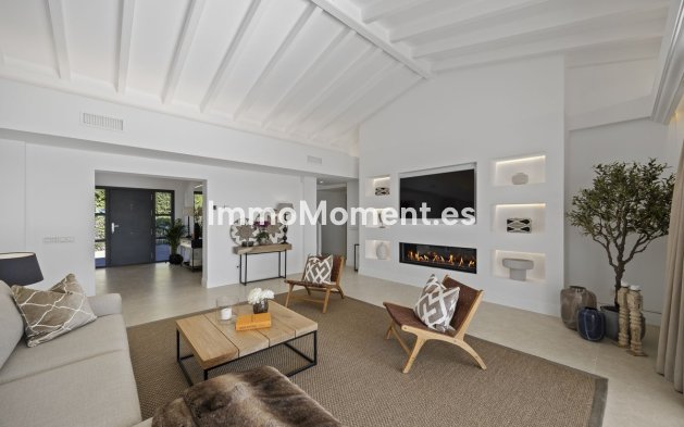 Resale - Villa - El Paraiso - New Golden Mile