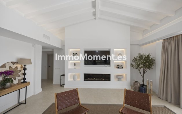 Resale - Villa - El Paraiso - New Golden Mile