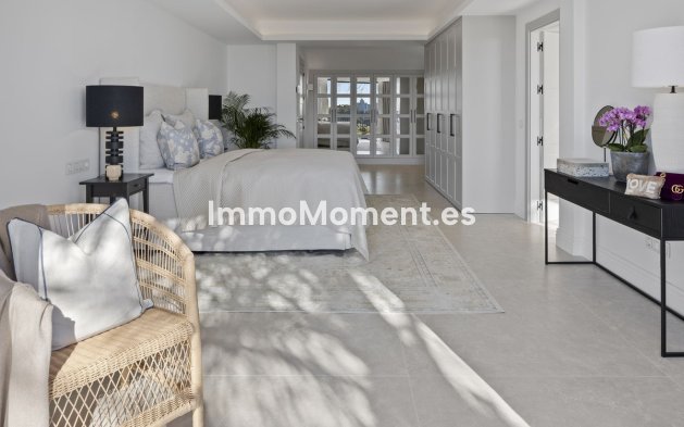Resale - Villa - El Paraiso - New Golden Mile