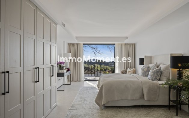 Resale - Villa - El Paraiso - New Golden Mile