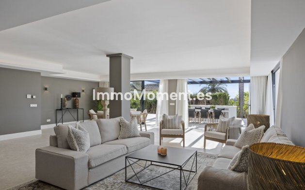Resale - Villa - El Paraiso - New Golden Mile