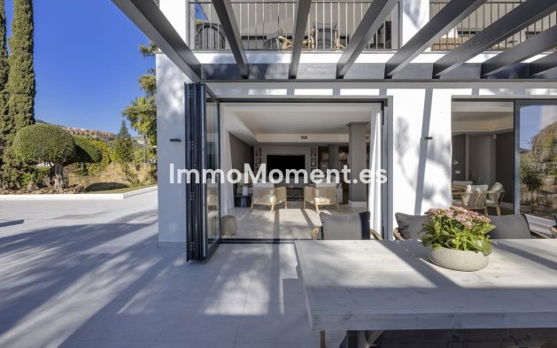 Resale - Villa - El Paraiso - New Golden Mile