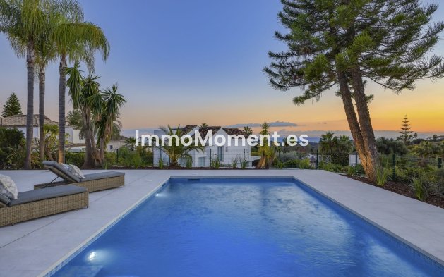 Resale - Villa - El Paraiso - New Golden Mile