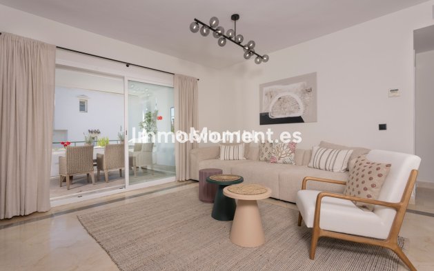 Resale - Apartment - Estepona - Estepona Centro