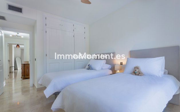 Resale - Apartment - Estepona - Estepona Centro