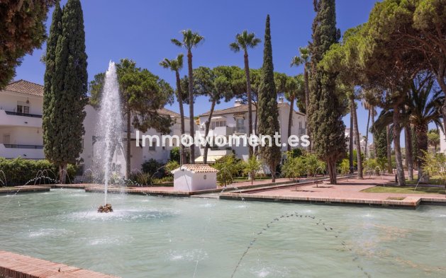 Resale - Apartment - Estepona - Estepona Centro