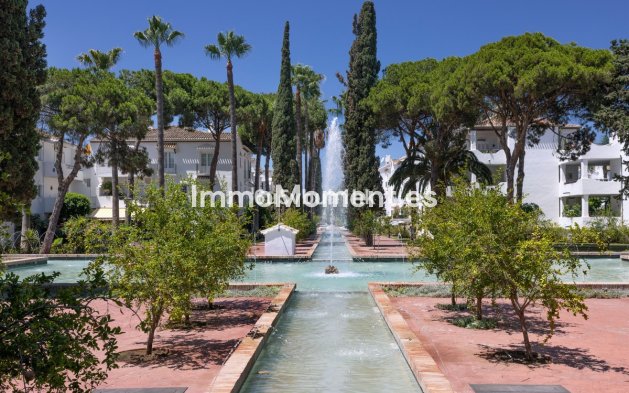 Resale - Apartment - Estepona - Estepona Centro