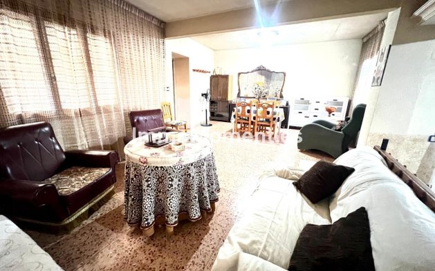 Revente - Maison mitoyenne - Pinoso - Pinoso Centro