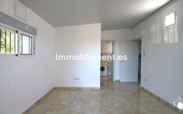 Wiederverkauf - Villa -   Inländisch - Alora