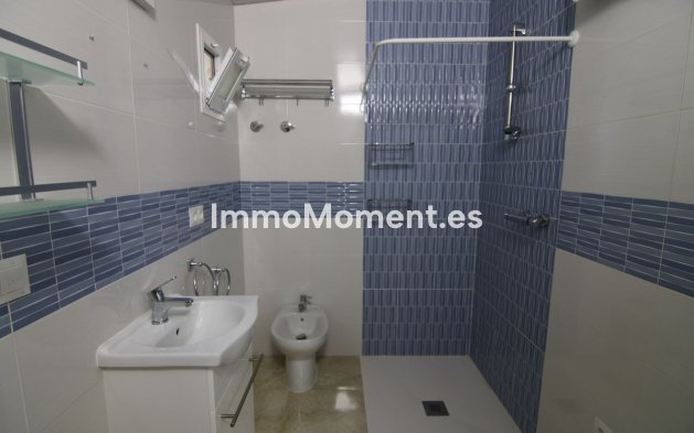 Wiederverkauf - Villa -   Inländisch - Alora