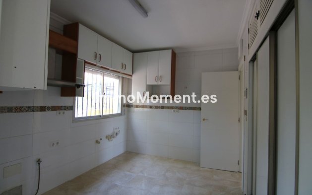 Wiederverkauf - Villa -   Inländisch - Alora