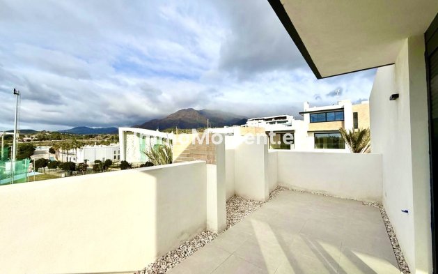 Resale - Apartment - Estepona - Estepona Centro