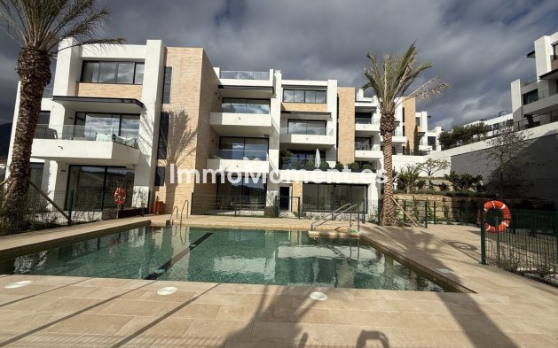 Resale - Apartment - Estepona - Estepona Centro