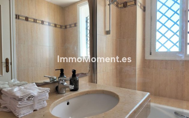 Resale - Villa - Benalmadena - Benalmadena Centro