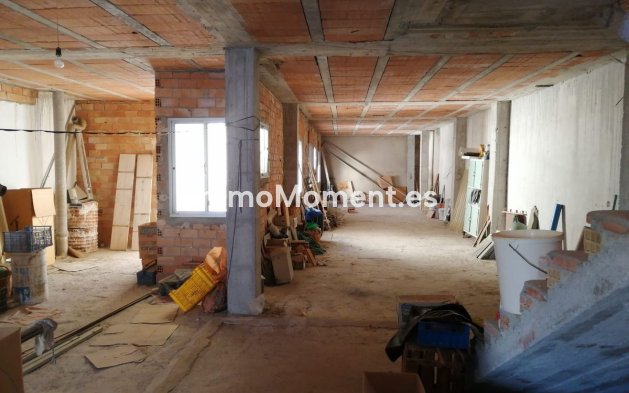 Bestaande woning - Geschakelde woning - Binnenland  - Alhaurín el Grande Centro