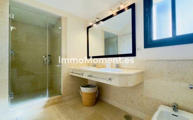 Resale - Apartment - Benahavís - Benahavís Centro