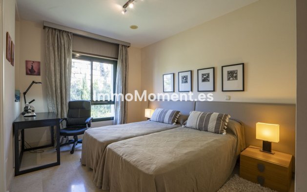 Resale - Apartment - Benahavís - Benahavís Centro