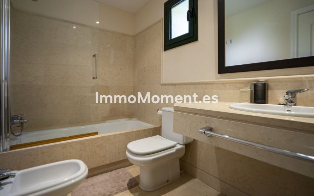 Resale - Apartment - Benahavís - Benahavís Centro