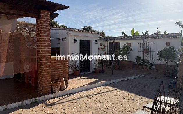 Bestaande woning - Grond - Estepona  - Estepona Centro
