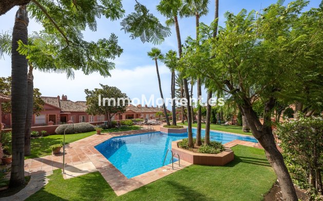 Resale - Apartment - Benahavís - Monte Halcones