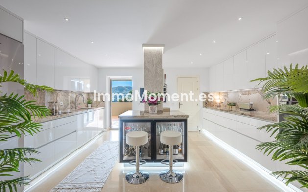 Resale - Apartment - Benahavís - Benahavís Centro