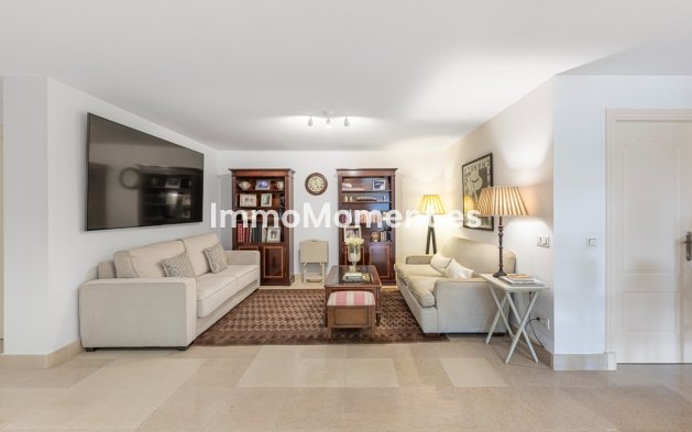 Resale - Apartment - Benahavís - Benahavís Centro