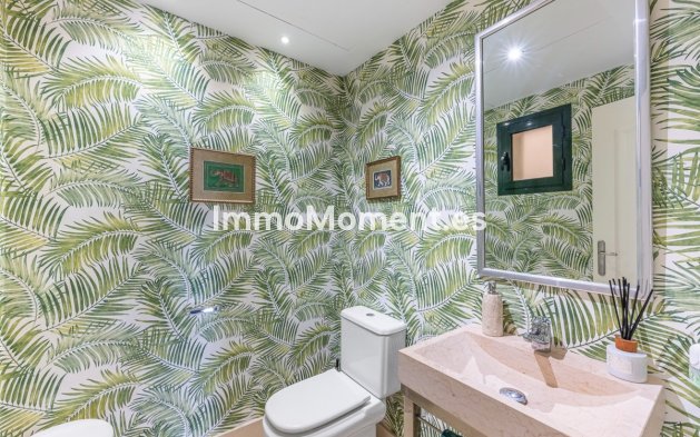 Resale - Apartment - Benahavís - Benahavís Centro