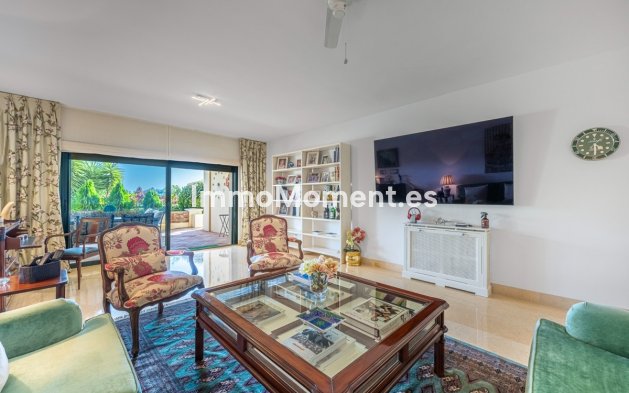Resale - Apartment - Benahavís - Benahavís Centro