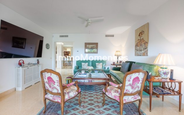 Resale - Apartment - Benahavís - Benahavís Centro