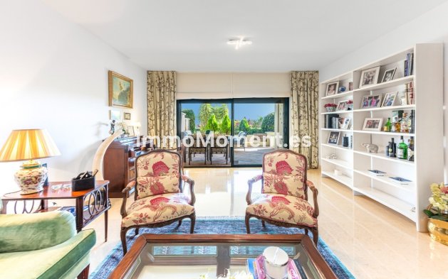 Resale - Apartment - Benahavís - Benahavís Centro