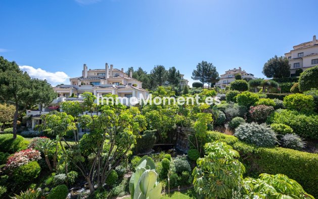 Resale - Apartment - Benahavís - Benahavís Centro