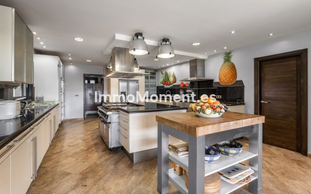 Revente - Villa - Estepona  - Estepona Centro