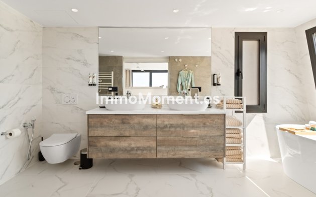 Wiederverkauf - Villa - Marbella - Nueva Andalucía