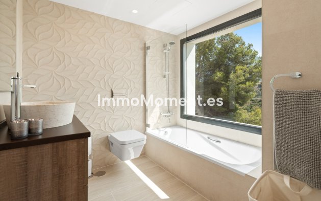 Wiederverkauf - Villa - Marbella - Nueva Andalucía