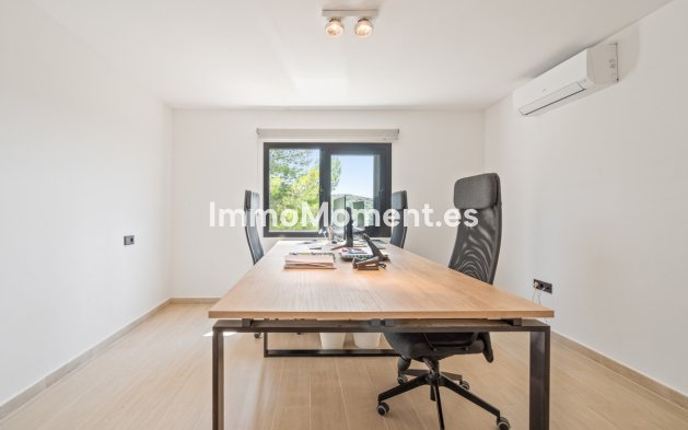 Wiederverkauf - Villa - Marbella - Nueva Andalucía