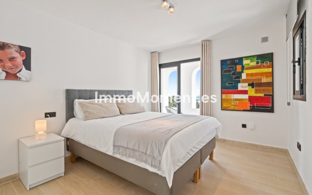 Wiederverkauf - Villa - Marbella - Nueva Andalucía