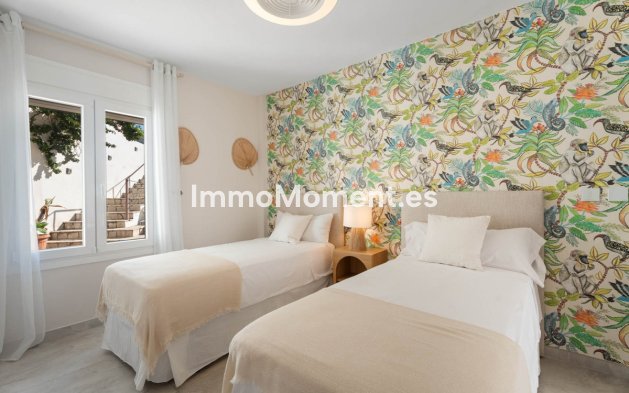 Resale - Villa - Marbella - El Rosario